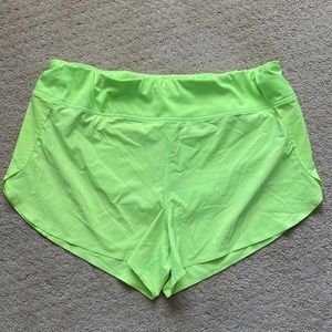 Athleta run with it shorts 3.5 inseam XL